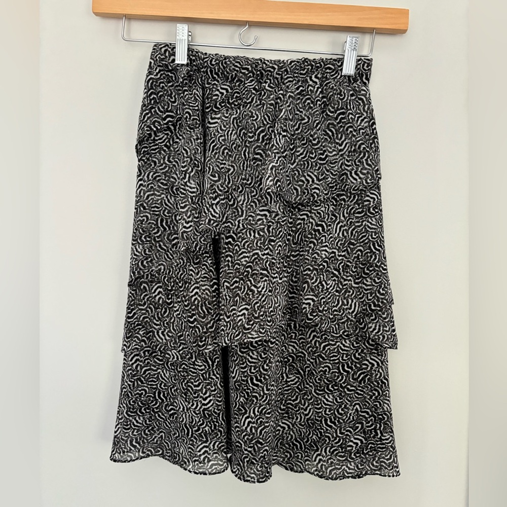 Michael kors tiered pattern skirt.